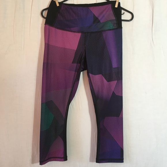 Lucy Cropped Multi Color Retro Pattern Leggings - Picture 1 of 7